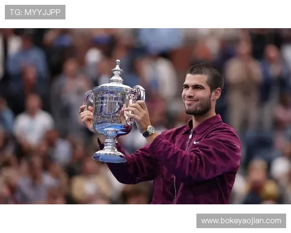 美网冠军奖杯拍出天价刷新纪录